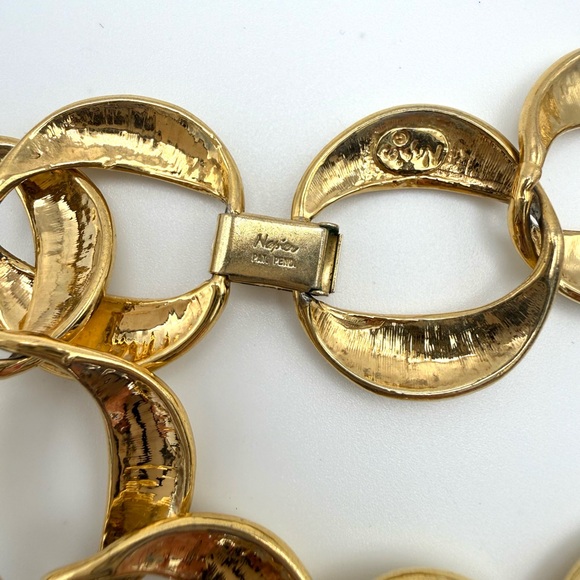 Vintage Napier Cream Enamel & Gold Tone Necklace | 16” | Signed Runway Look - Picture 9 of 9